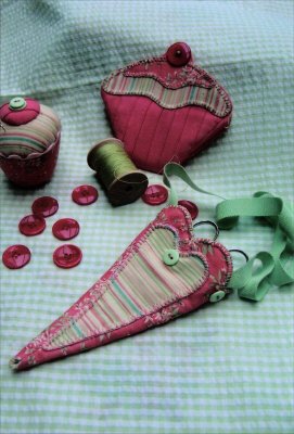 Cup Cake Needle Case